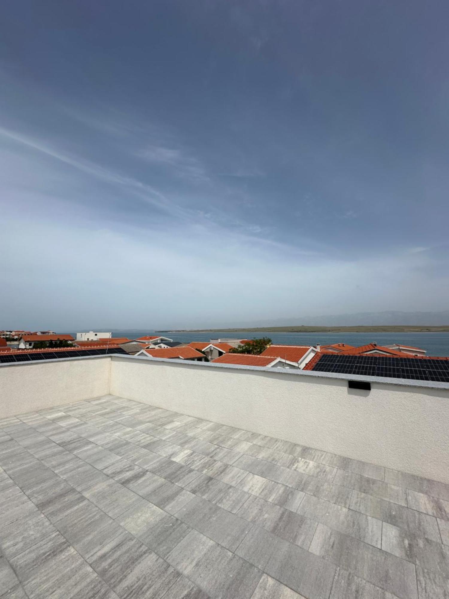 Monachus Apartments Vir Buitenkant foto