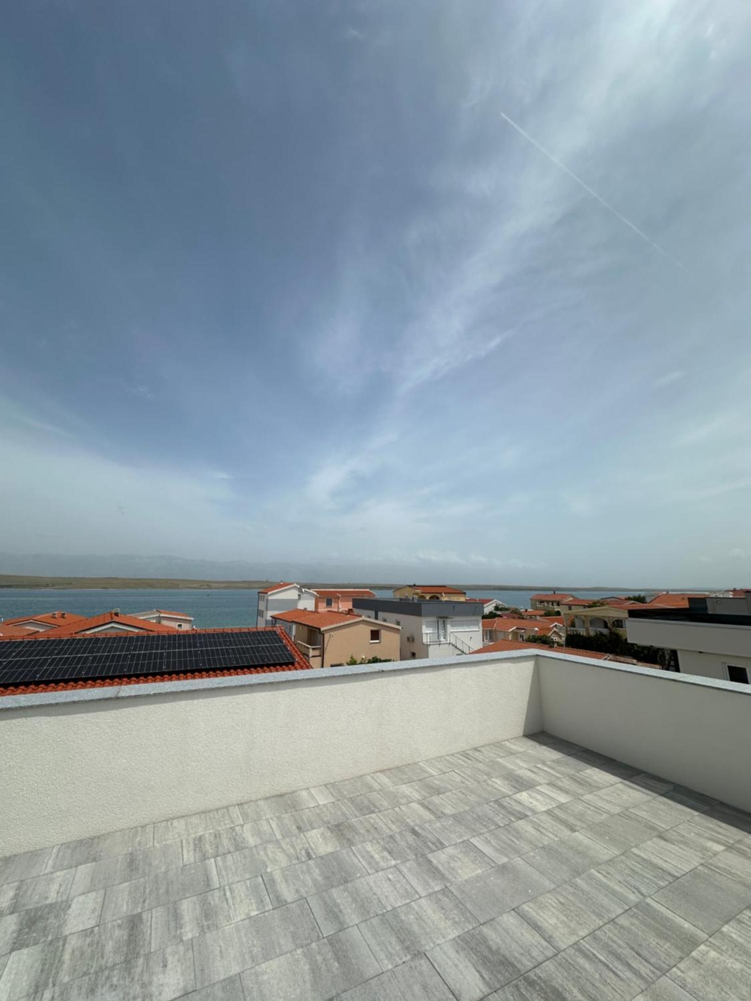 Monachus Apartments Vir Buitenkant foto