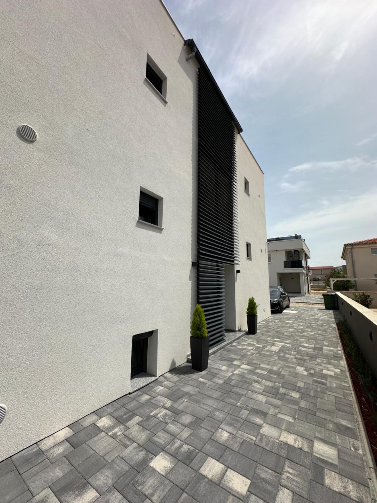 Monachus Apartments Vir Buitenkant foto